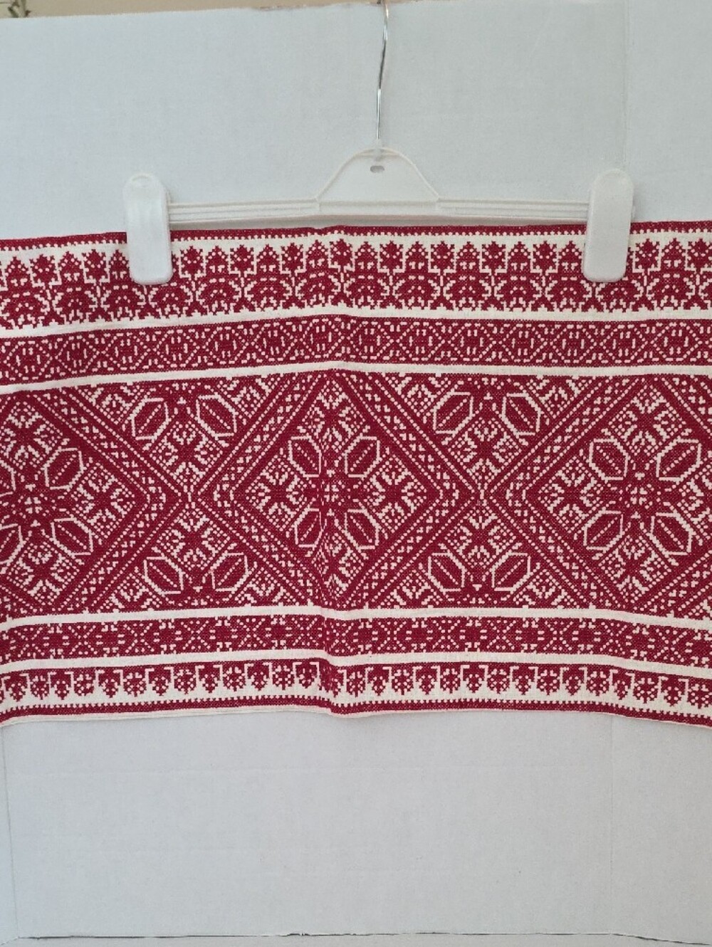 Pottery Barn NWOT White Red Embroidered Cross Stitch Cotton Accent Pillow Cover